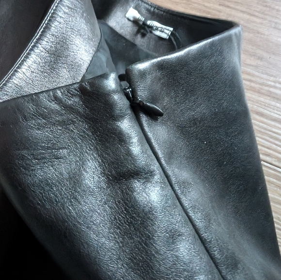 NWT Miu Miu | Black Nappa Leather Scallop Mini Skirt IT40 US4 (MPD632) - Picture 7 of 13